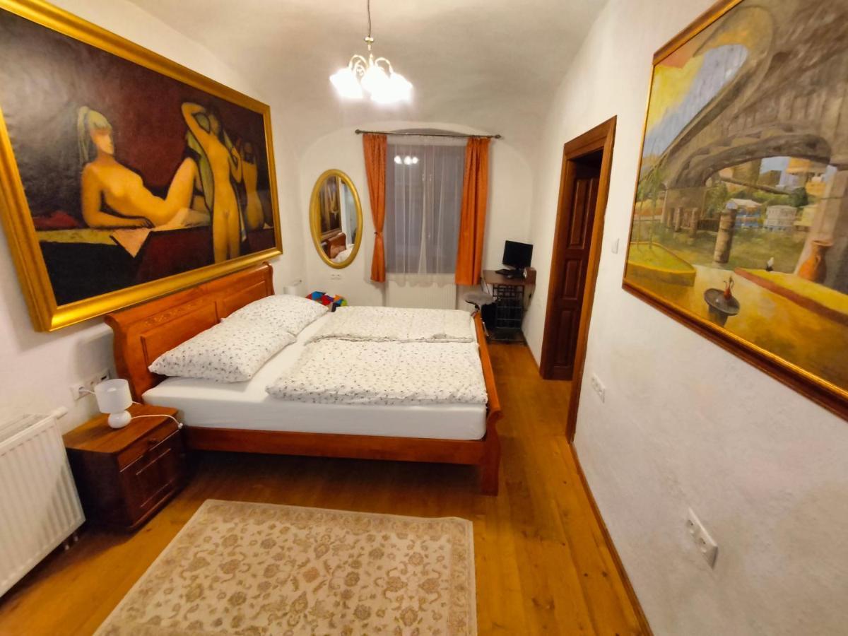 Paracelsus House Banská Bystrica Buitenkant foto